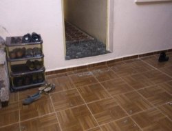 Tarsus`ta mütedeyyin ailenin evine bomba atıldı