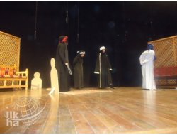 "Gökteki Yıldızlar" Adlı Tiyatro İzleyenlerin Beğenisini Topladı