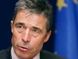 Kur`an Yakan Askerlerle Gurur Duyuyor!