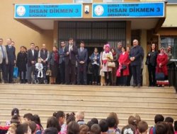 Öğretmenlerden engelli öğrenciye akülü araç