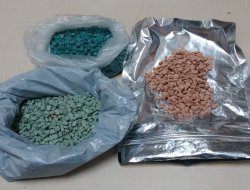 Bursa’da 2 bin 400 adet uyuşturucu hap ele geçirildi