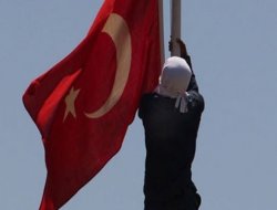 Askeri alanda bayrak indirme iddianamesi kabul edildi