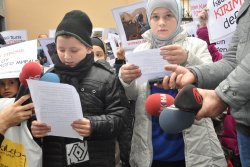 Kafkasyalı çocuklar Putin’i protesto etti