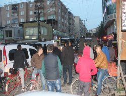 Suriyeliler tekme tokat birbirine girdi