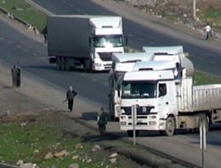 PKK'li çeteler Cizre’de Kaleşnikoflarla Yol Kestiler