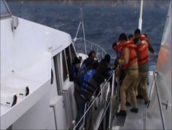 Su alan lüks yattan 15 Suriyeli kurtarıldı