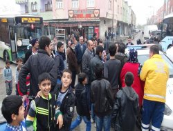 Halk otobüsü ile Jeep çarpıştı: 2 yaralı