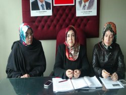 “Rabbimiz bize emrettiği için örtünüyoruz