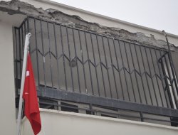 Banka binası çökme tehlikesi ile karşı karşıya