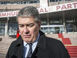 Süheyl Batum CHP'den İhraç Edildi