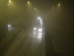 Gaziantep'te yoğun sis hayatı felç etti