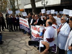 Mersin’de iş bırakan Aile Hekimleri genelge yaktı