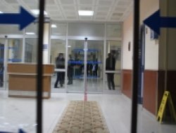 Midyat’ta bir genç bıçakla yaralandı