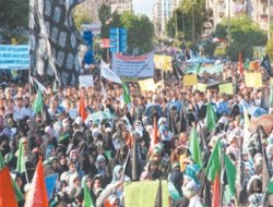 Taraf Gazetesi: Dev mitingli tepki