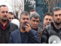 TÜPRAŞ işçileri ‘işe geç gitme’ eylemi yaptı