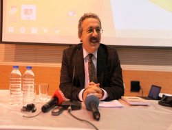 DÜ'de “Mevlana ve Barış” konferansı yapıldı