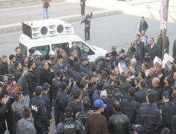 17 Aralık eylemine polis müdahalesi