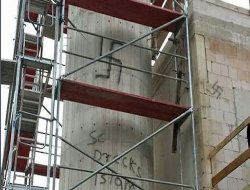 Almanya'da inşaat halindeki camiye ırkçı saldırı