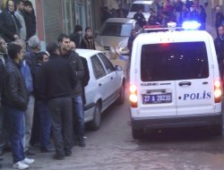 Amcasını av tüfeğiyle vurarak kaçtı