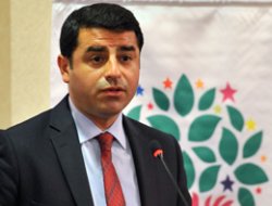 Demirtaş, Erdoğan ve Davutoğlu hakkında suç duyurusunda bulundu