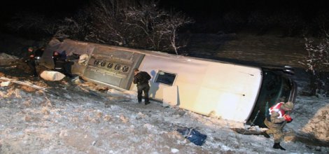 Ağrı’ya giden otobüs devrildi: 1 ölü 49 yaralı