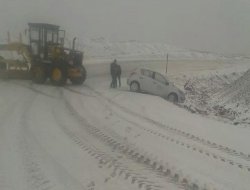 Yoğun kar yağışı Bingöl ve çevresini olumsuz etkiliyor
