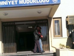 Birçok suçtan aranan hırsızlık şüphelisi kameraya yakalandı