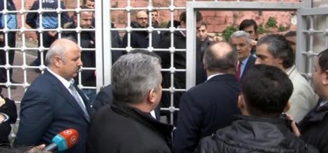 Polis'ten Gazeteciler ve Yazarlar Vakfı’nın Eyüp’teki binasına baskın