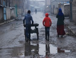 Ağrılılar Belediye’den hizmet bekliyor