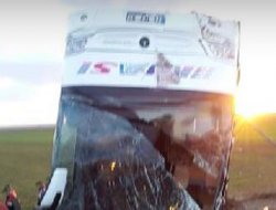 Eskişehir'de yolcu otobüsü devrildi: 1 Ölü 29 yaralı