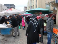 Kızıltepe’de pazarcıların yer kavgası kanlı bitti