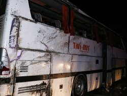 Sivas'ta yolcu otobüsü devrildi: 48 yaralı