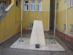 İdil’de Atatürk büstü sökülüp, bayrak indirildi