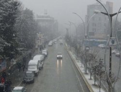 Muş'ta 200 köy yolu ulaşıma kapandı