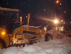 Doğu’da kardan dolayı 4 ilin yolu kapandı, uçak seferleri iptal edildi