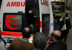 Camı silmek isterken aşağı düştü