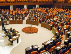 Meclisteki 'İç Güvenlik Paketi' Görüşmeleri Ertelendi