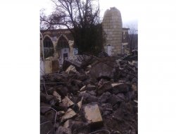 Şiddetli fırtına minare yıktı