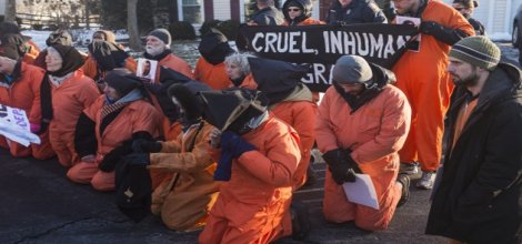 Beyaz Saray önünde Guantanamo protestosu
