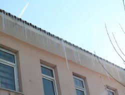 Buz sarkıtlarına dikkat!