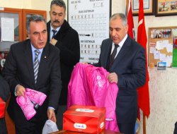 TOBB Diyarbakır’da 800 öğrenciye ayakkabı ve mont yardımında bulundu