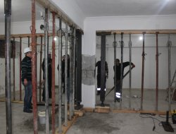 Mühürlenen binada güçlendirme çalışması