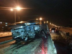 Bingöl’de otobüs ile otomobil çarpıştı: 2 yaralı