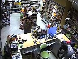 Soygun olayları güvenlik kamerasında