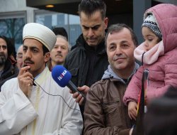 Almanya'da hakaret karikatürü protestosu