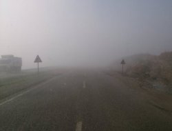 Yoğun sis sürücülere zor anlar yaşattı