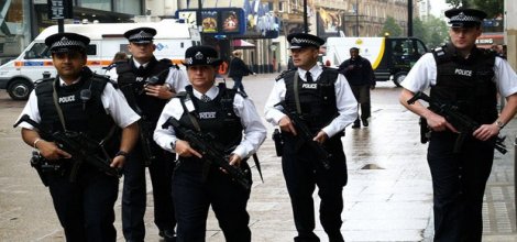 İngiltere'de Müslümanlara karşı 'Hristiyan Devriye'