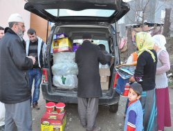 Köy-Der muhtaçların yüzünü güldürdü