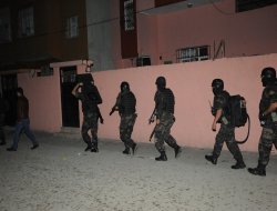 Adana’da ev baskınları