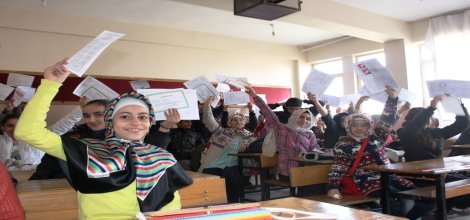 Çocuklarınızı sadece aldığı notlarla değerlendirmeyin